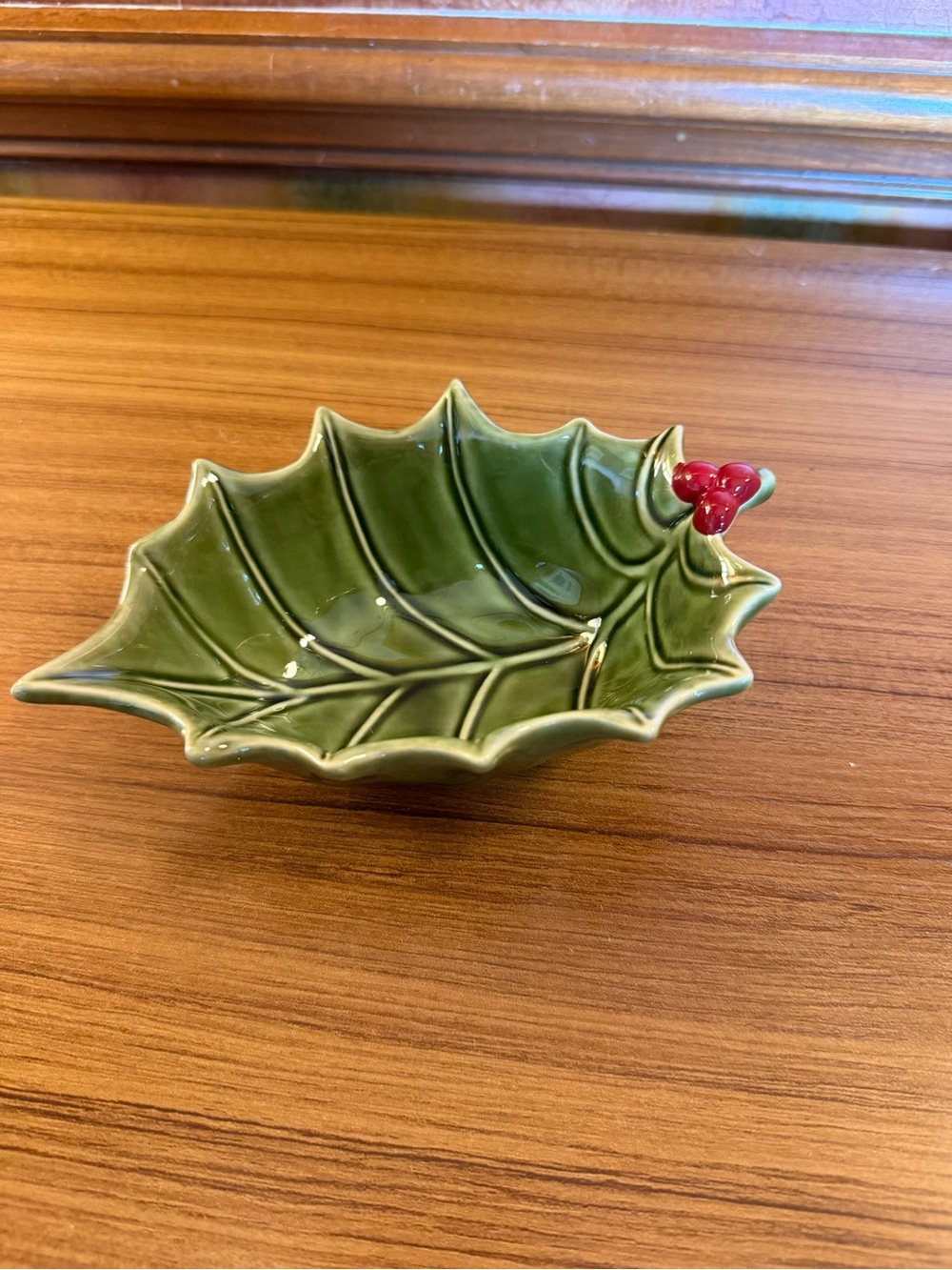 Mud Pie Green Holly Leaf Ceramic Tidbit Bowl Holiday Christmas Candy Dip Dish